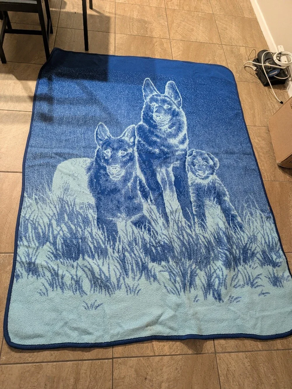 VINTAGE San Marcos German Shepherds Blanket Reversible Blue White Dogs 85